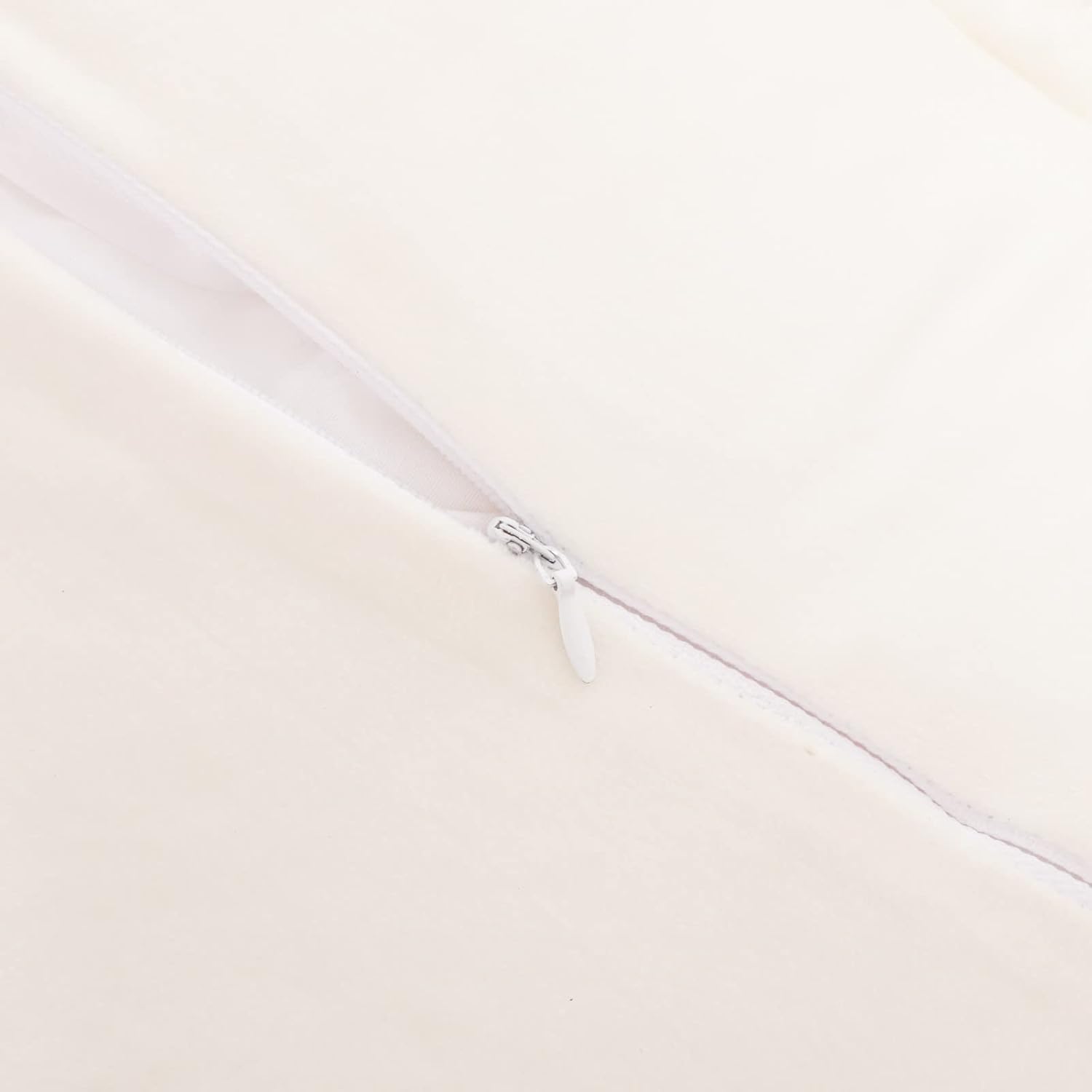 Cream White Chunky Knit Throw Pillow Covers 1PC 18"×18" Square Luxury Style Crochet Pillow Case Fur Pillowcases Decorative Pillow Shell for Sofa Bedroom Cushion