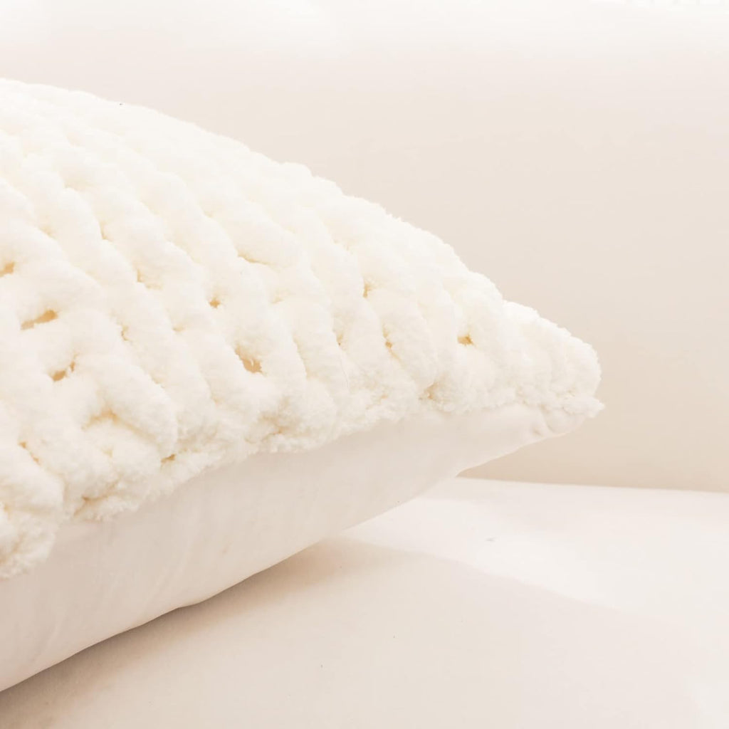 Cream White Chunky Knit Throw Pillow Covers 1PC 18"×18" Square Luxury Style Crochet Pillow Case Fur Pillowcases Decorative Pillow Shell for Sofa Bedroom Cushion