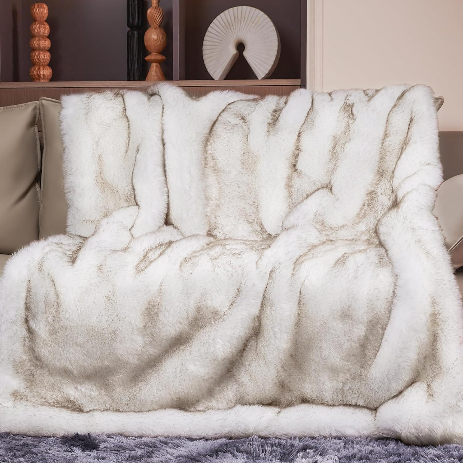 Touchat 1000GSM Faux Fur Throw Blanket, Super Thick Warm Cozy Heavy Blankets for Couch Bed Sofa, Plush Fuzzy Elegant Winter Reversible Mink Blanket for Living Room Bedroom 50''x60'', WhiteBrown