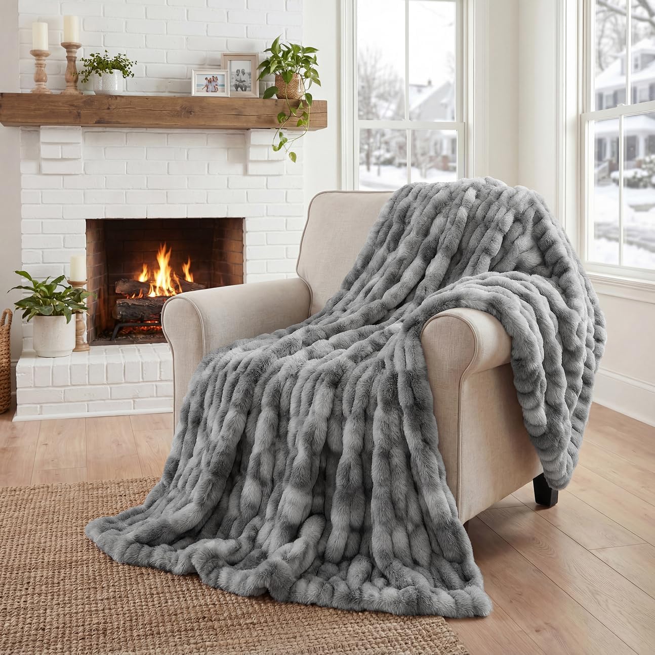 Mamma Mia Covers Faux Fur Throw Blanket – Super Soft and Cozy Fluffy Fleece – 50"x60" Midweight Fuzzy Plush Blanket for Couch and Bed – Gift Luxury Double Sided Throw for Women and Girls (Gray)