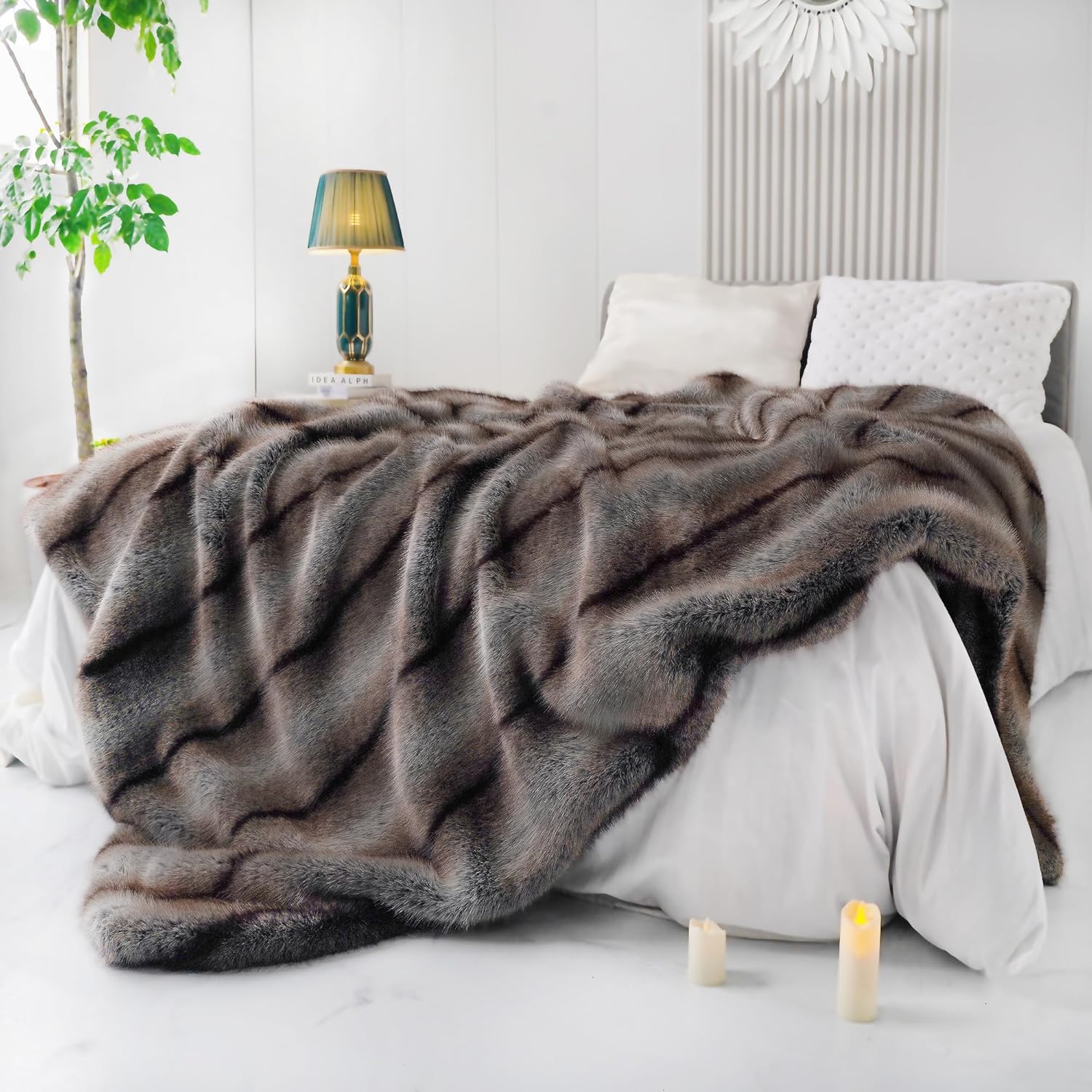 INCHGRASS Faux Mink Fur Blanket Luxury Fur Throw Blanket Sofa Fluffy Blanket Super Warm Elegant Cozy Fuzzy Throw Blankets for Couch,Armchair and Bed Washable Plush Blankets 74"x60" Brown Throw Blanket