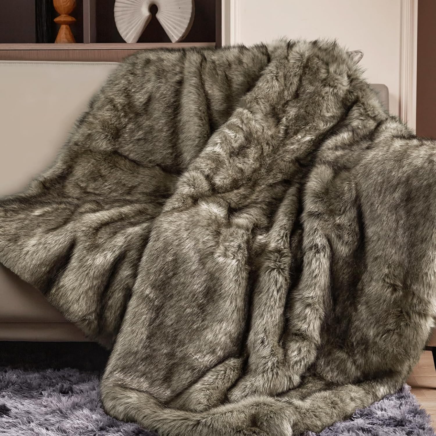 Touchat 1000GSM Faux Fur Throw Blanket, Super Thick Warm Cozy Heavy Blankets for Couch Bed Sofa, Plush Fuzzy Elegant Winter Reversible Mink Blanket for Living Room Bedroom 50''x60'', WhiteBrown